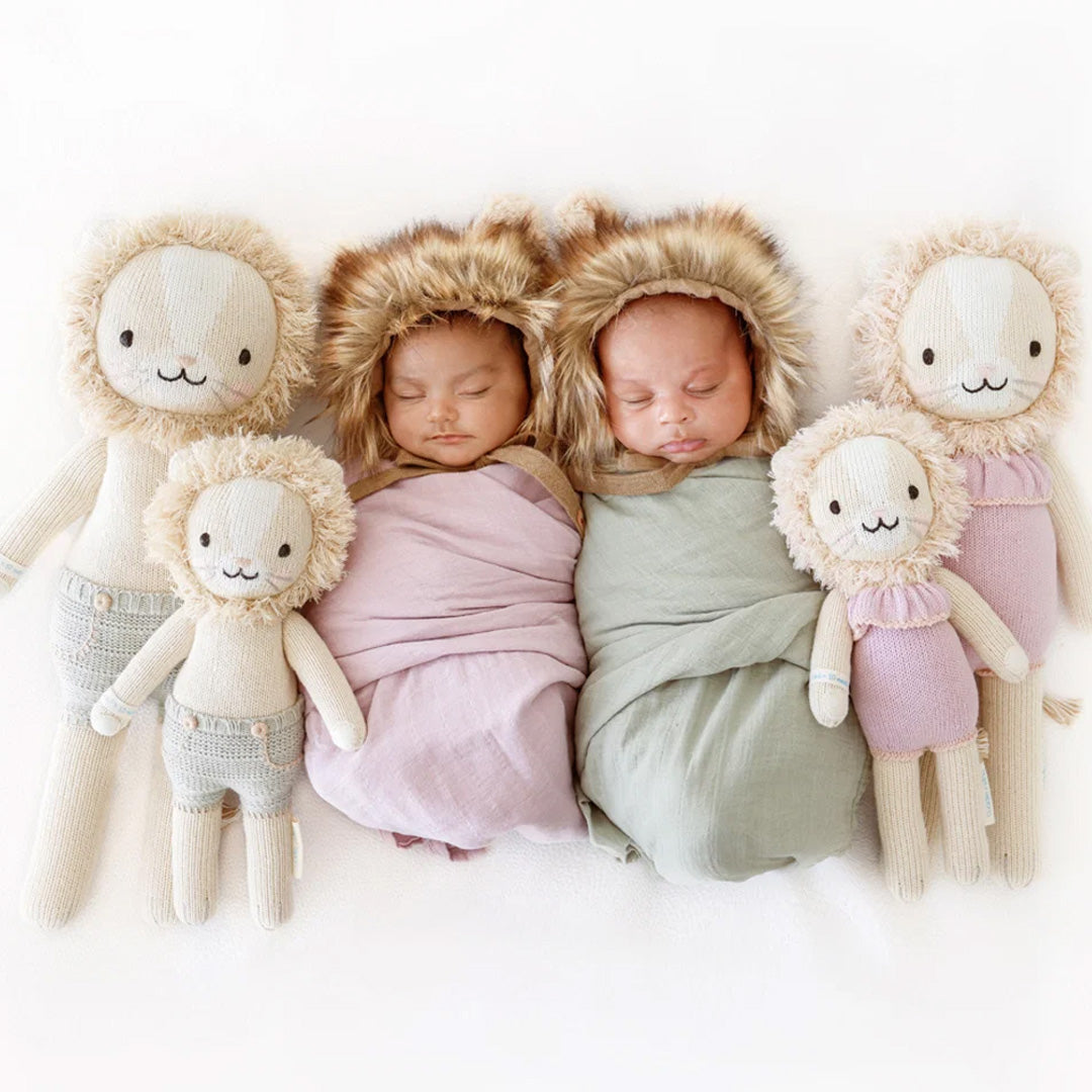 Cuddle Decor Cuddle and Kind Savannah the Lion lifestyle