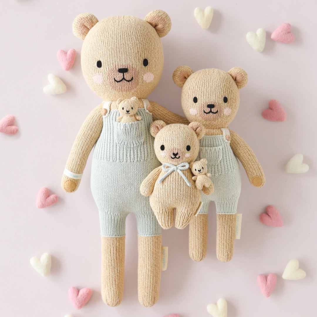 Cuddle Decor Alexander the Honey Bear by Cuddle+Kind set