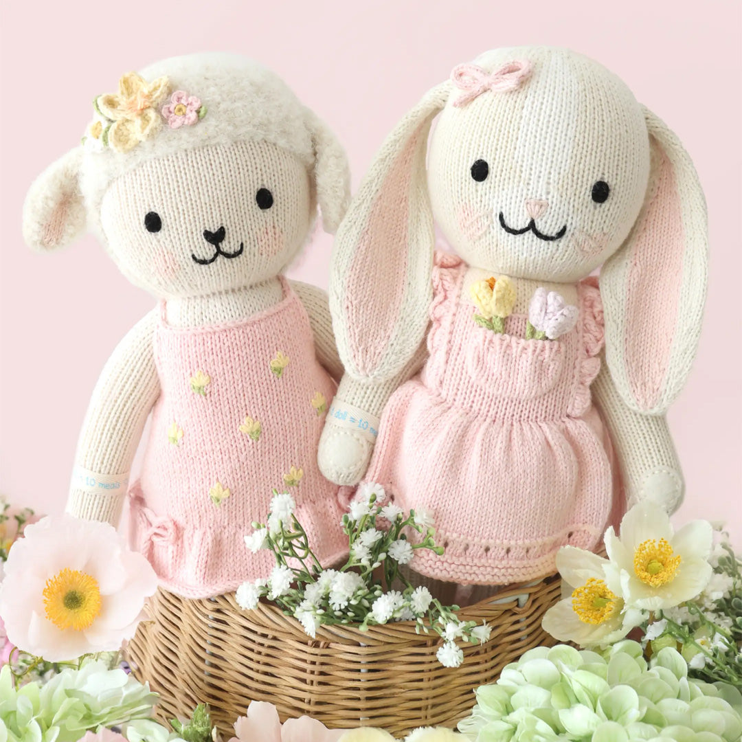 Cuddle Decor. Eleanor the Lamb by Cuddle+Kind front set