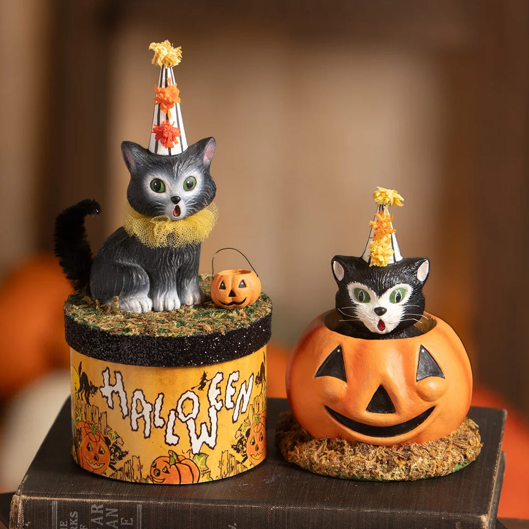 Bethany Lowe Cecils Hang Out set