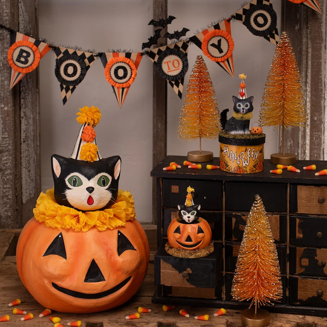 Bethany Lowe Cecils Hang Out set