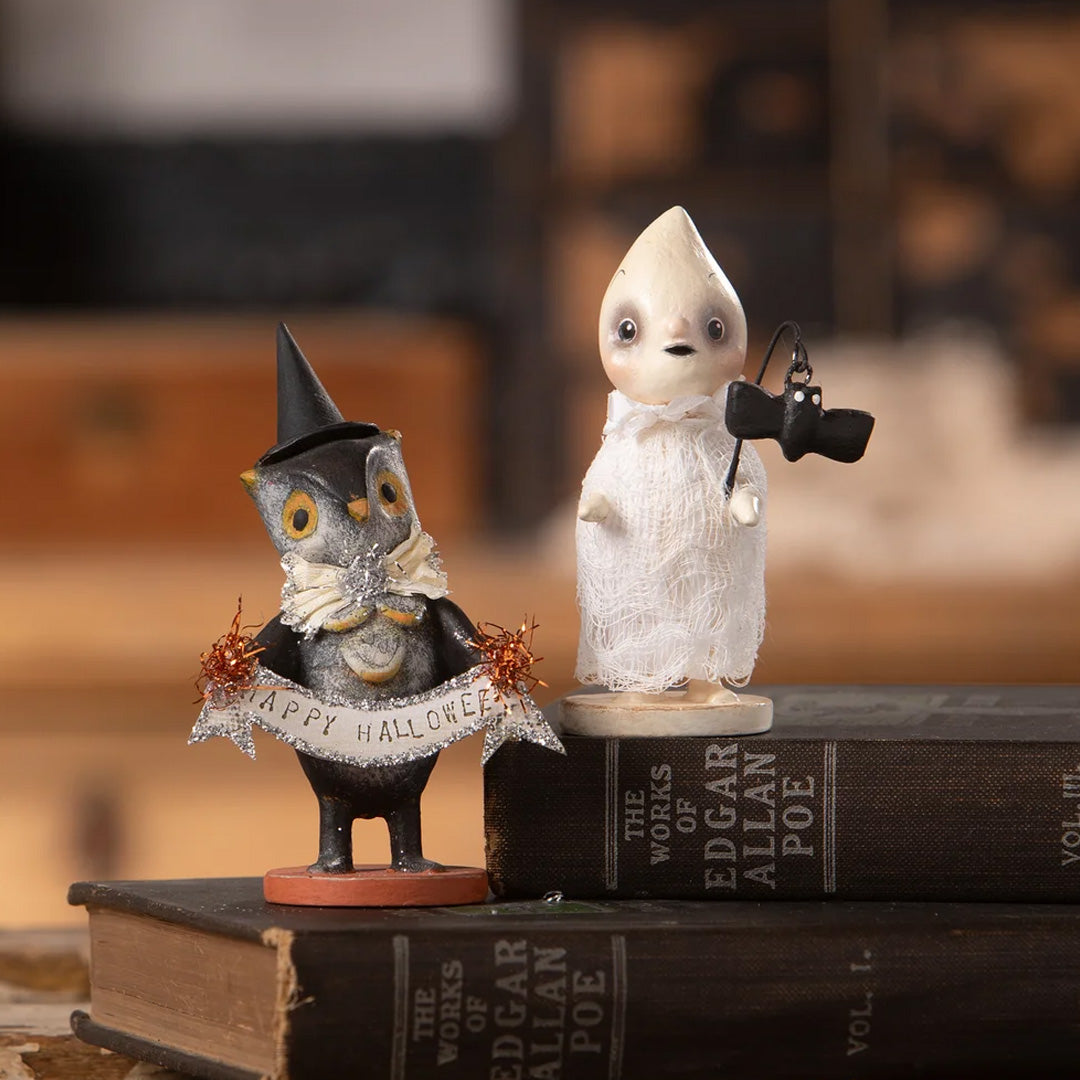 Michelle Lauritsen Going Batty Ghost set lifestyle