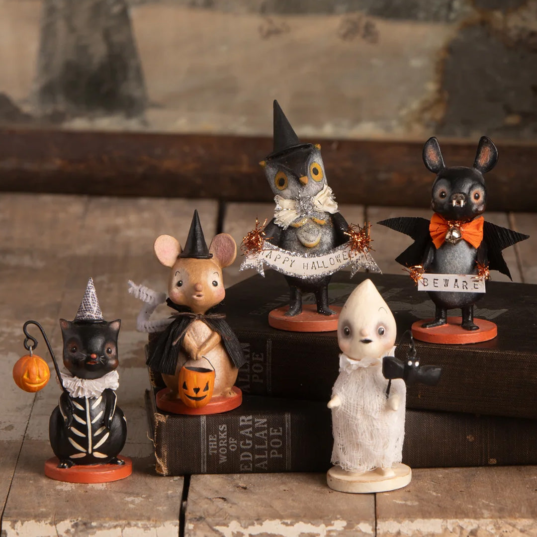 Michelle Lauritsen Happy Halloween Owl set lifestyle