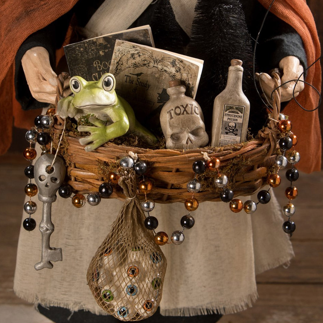 Brewhilda Peddler Witch Halloween Figurine by Bethany Lowe basket details