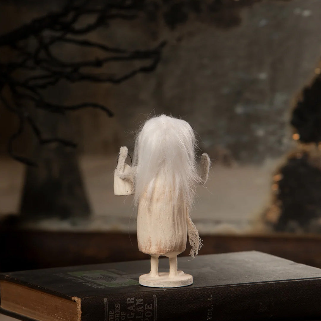 Michelle Lauritsen Ghostly Grace back lifestyle