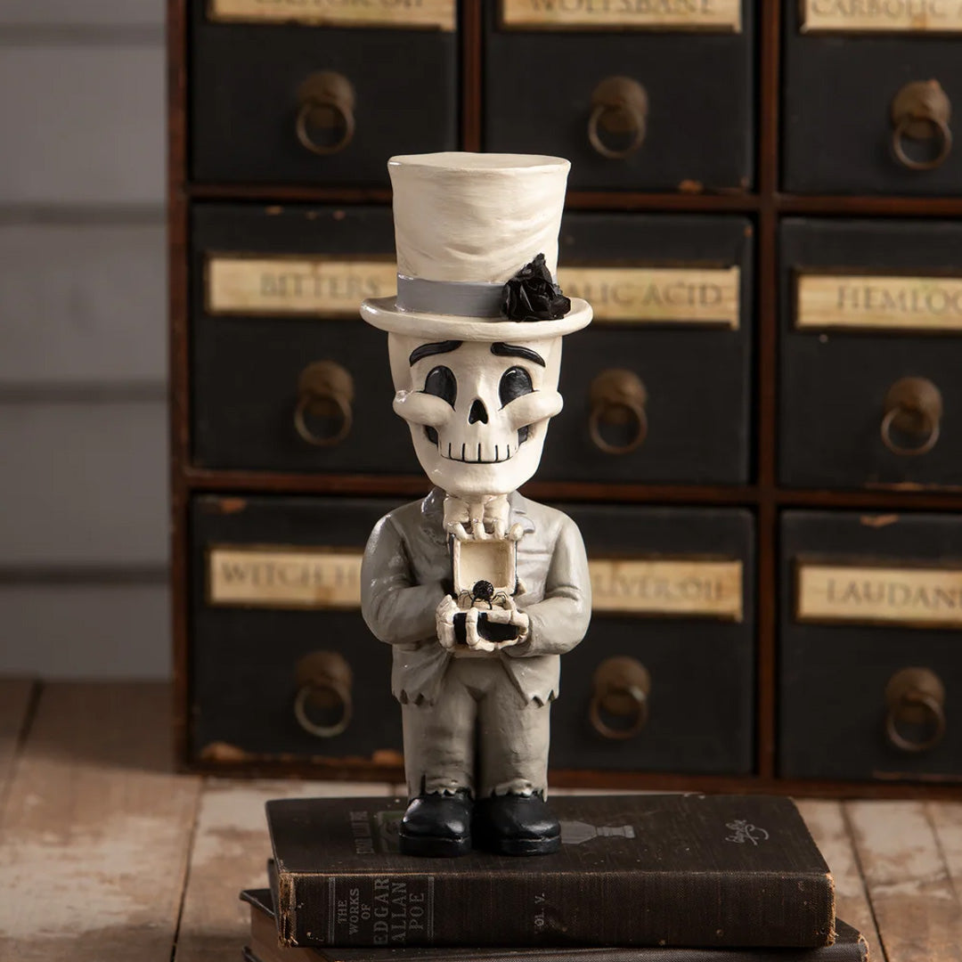 Bethany Lowe Groom Mortimer Skelly front lifestyle