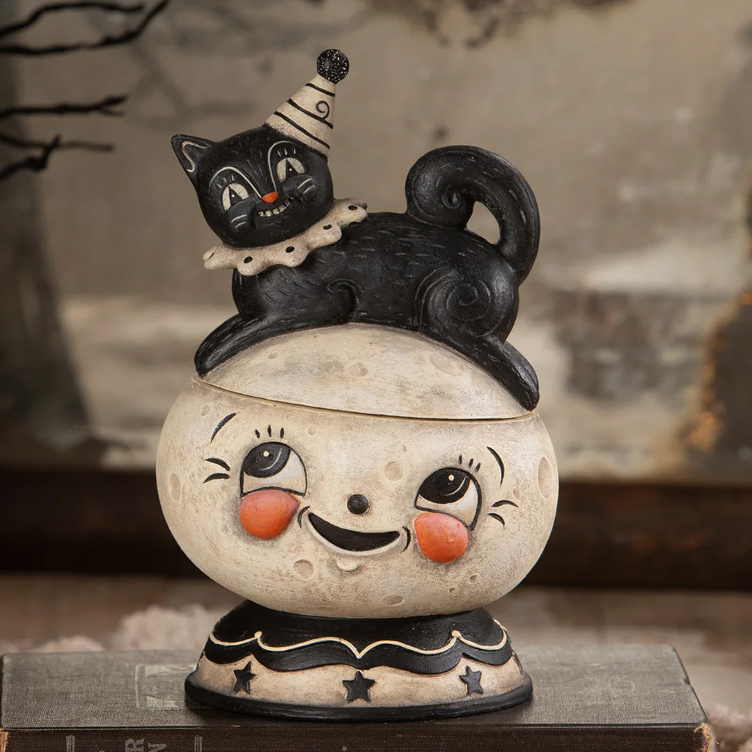 Johanna Parker Loony Jack O Luna front lifestyle