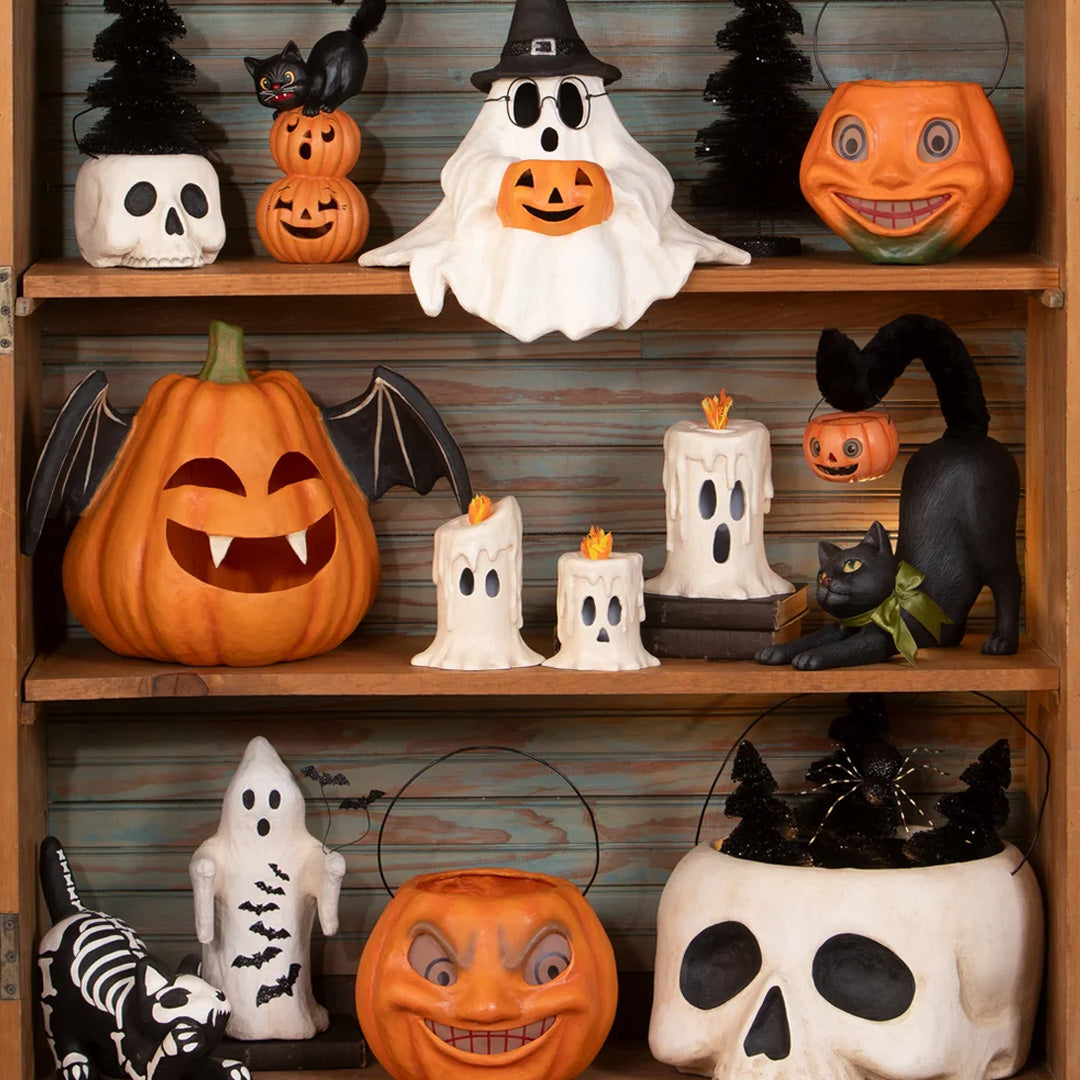 Bethany Lowe Small Pumpkin Stack Black Cat front lifestyle set