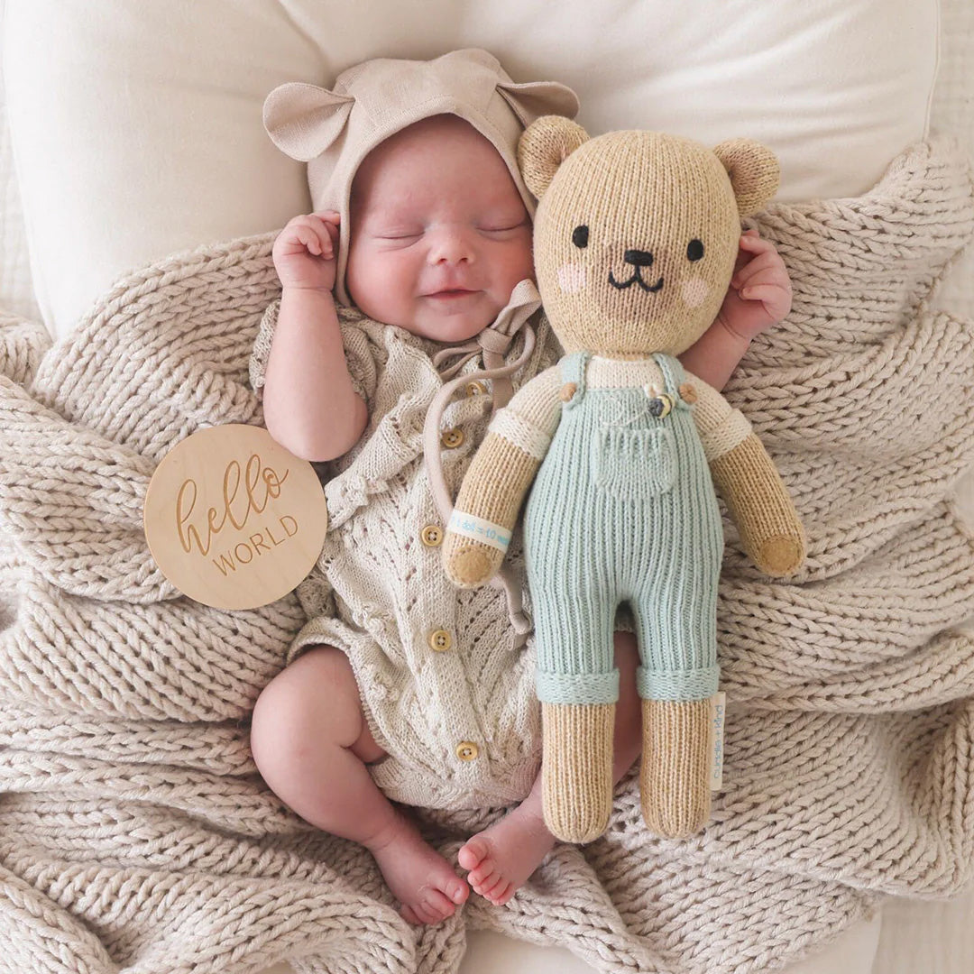 Cuddle Kind Charlie the Honey Bear 7