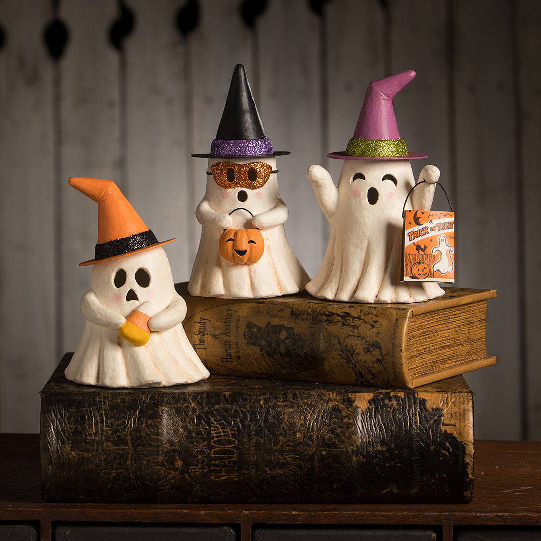 Witchy Ghost with Pumpkin by Bethany Lowe – Cuddle Decor