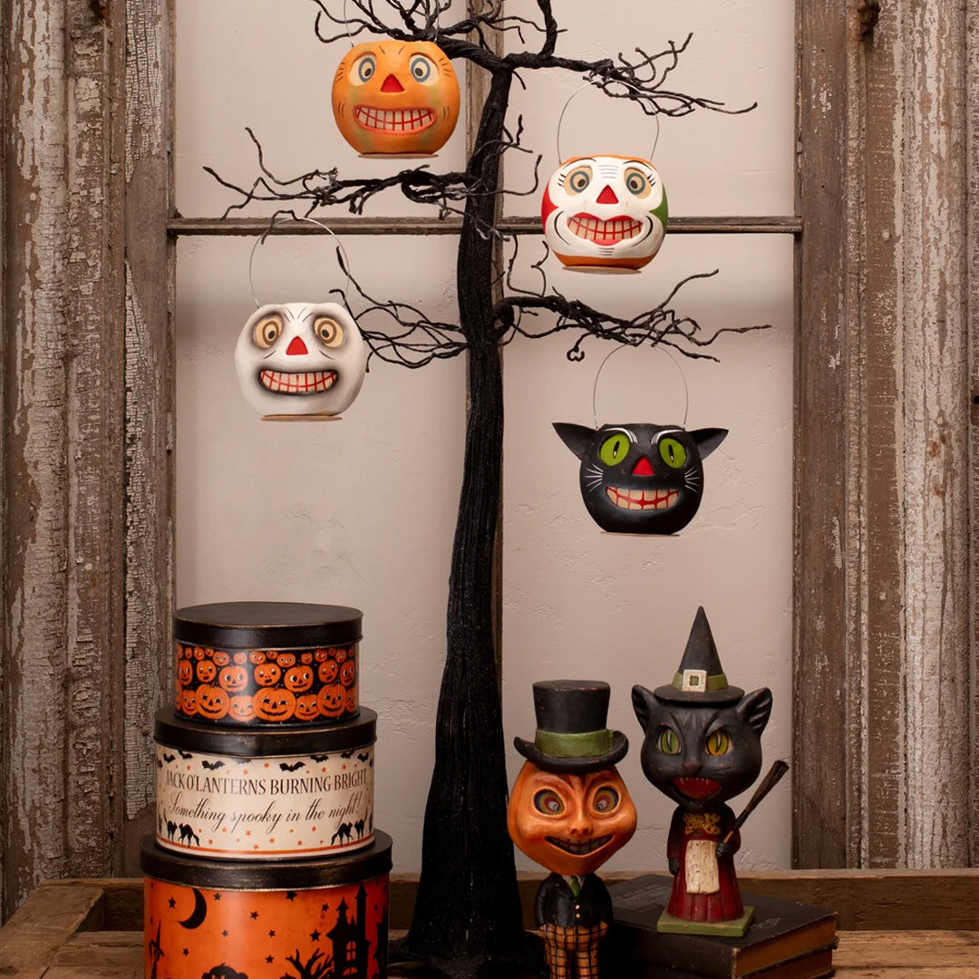 Bethany Lowe Dashing Peter Pumpkinhead set lifestyle