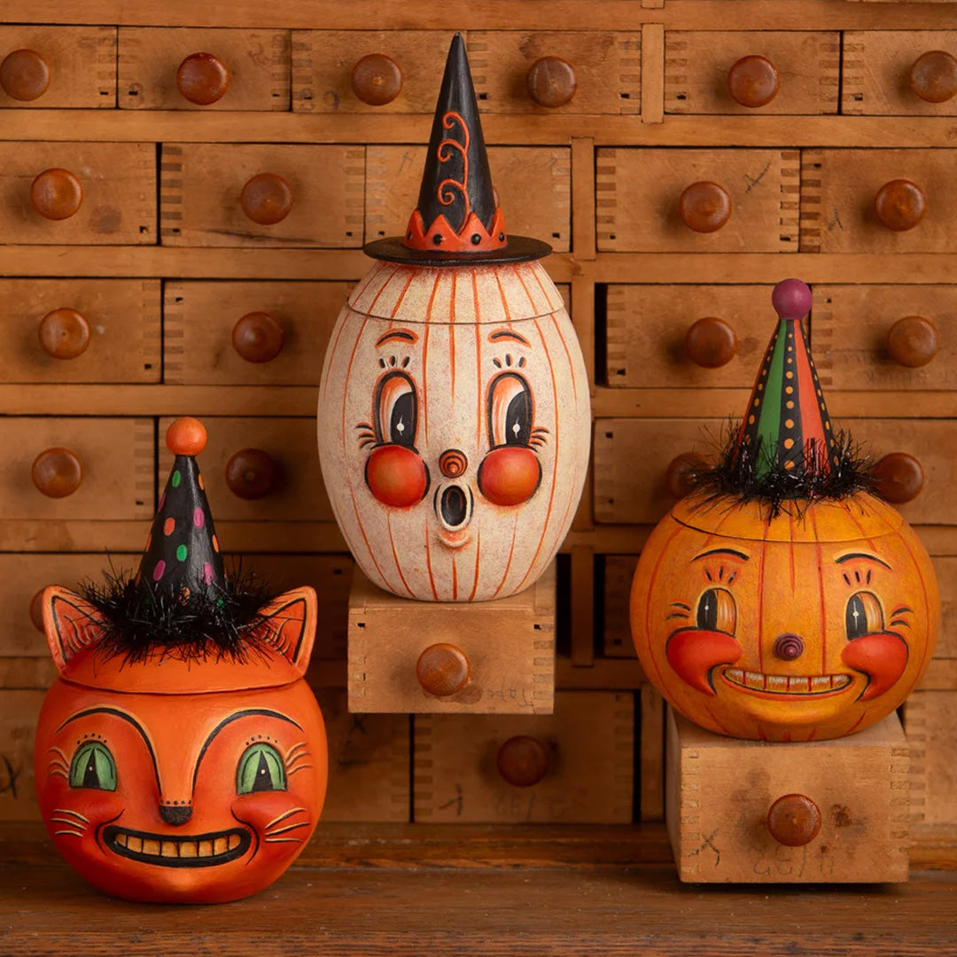 Gourdy White-O-Ween by Johanna Parker – Cuddle Decor