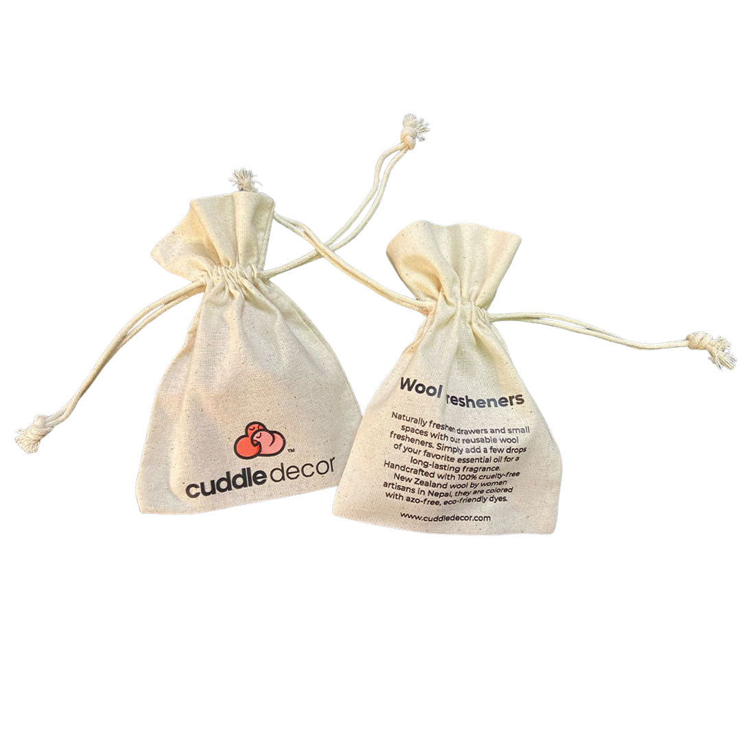 Cuddle-Decor-Line-bag-front and back
