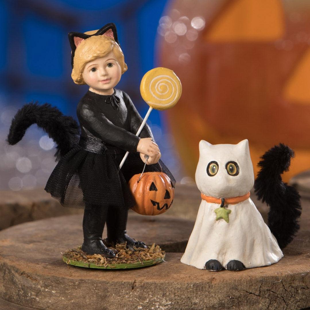 Bethany Lowe Casper Ghost Cat Paper Mache - Thumbnail 3