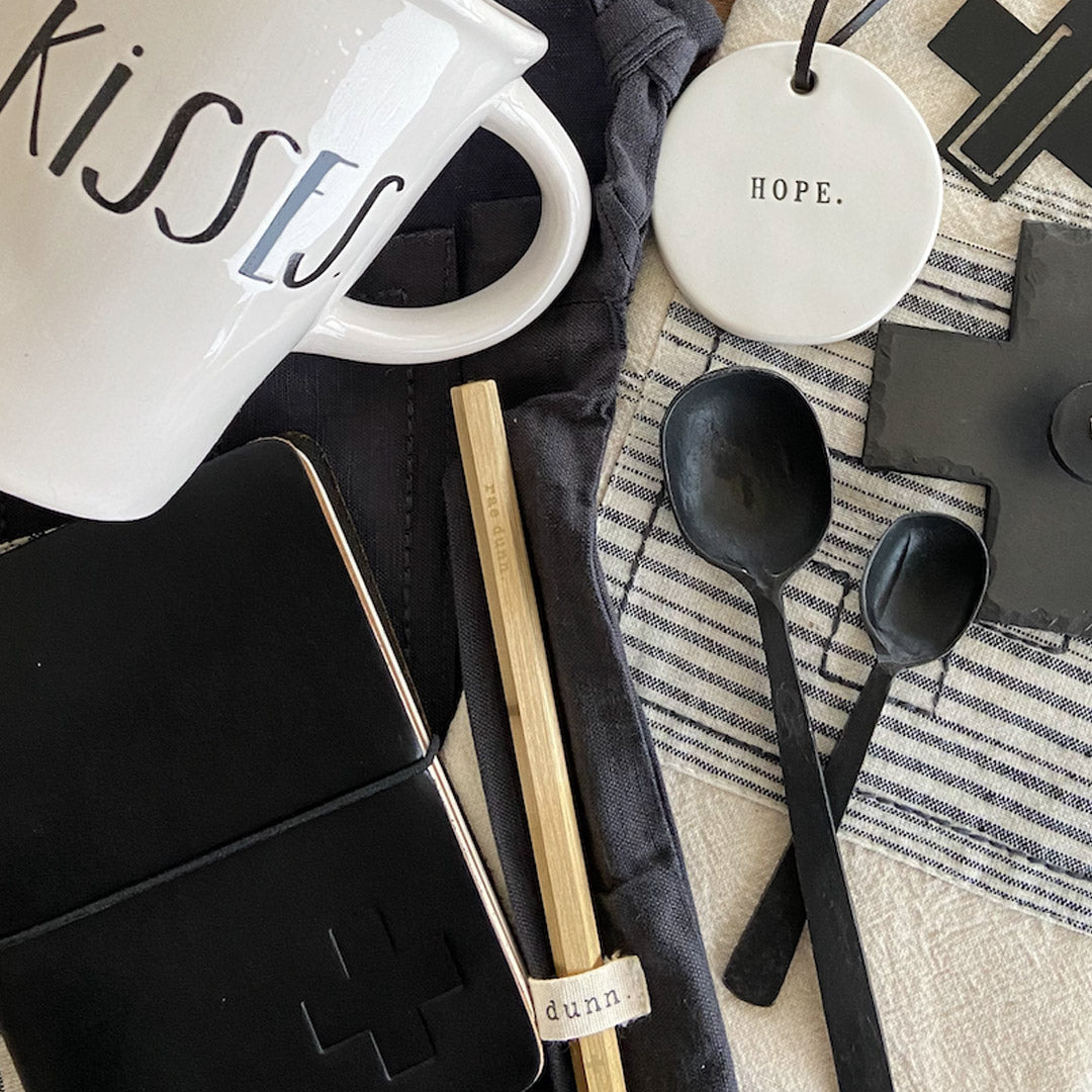 The Heritage Collection by Rae Dunn – gift set with 10 items